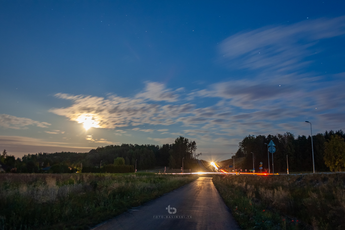 https://fotobasinski.tk - częściowe zaćmienie księzyca