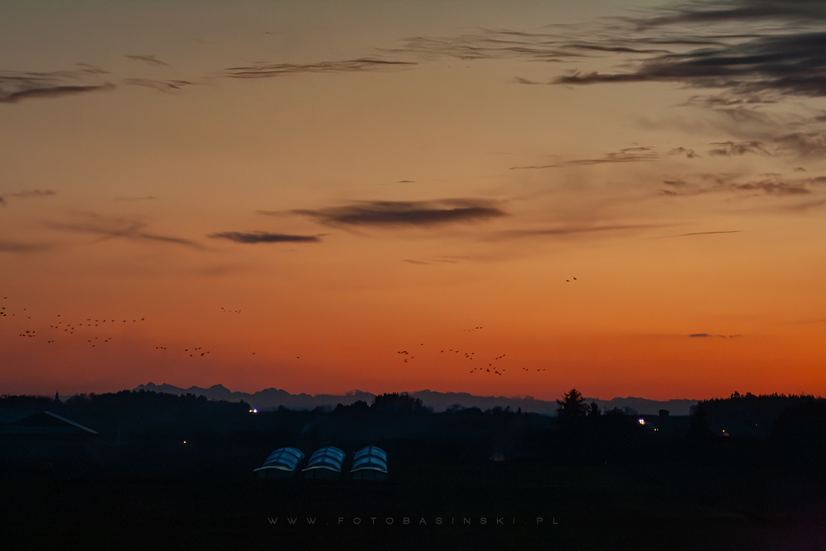 Tatry widziane z miejscowości Staszów www.fotobasinski.com.pl