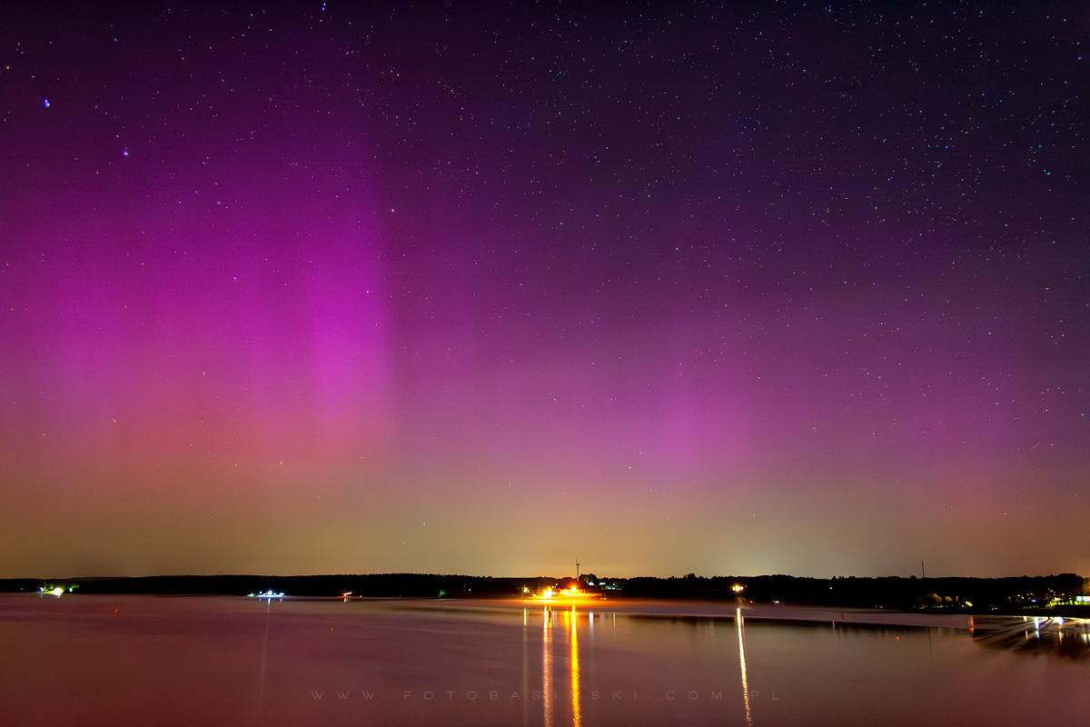 Zorza i perseidy widziane z polski - www.fotobasinski.com.pl